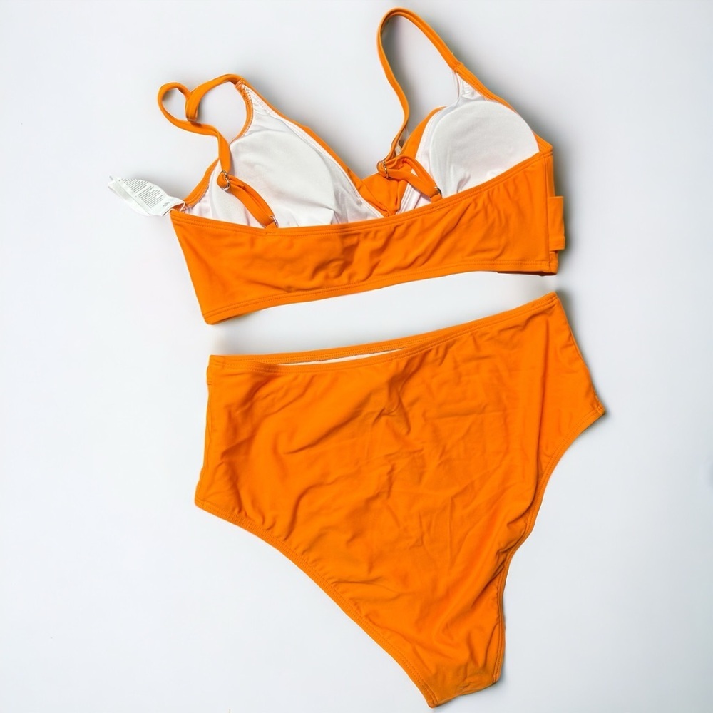 Ready for Sun! NWT CUPSHE Women's New High-Waisted Bikini Set - Medium | V-Neck - Picture 4 of 12